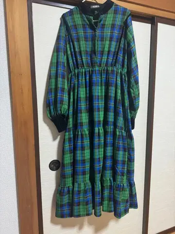 kutir [ 쿠티르와 레트로 ] 체크 티어드 원피스