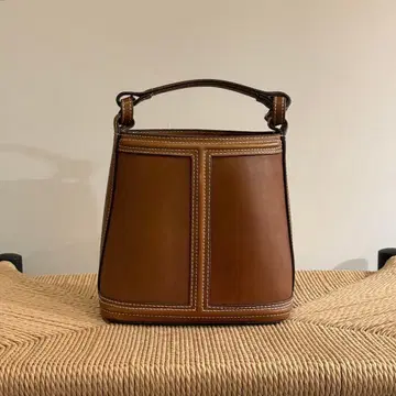 인기 상품 새상품급 ZARA 크로스 바디백 브라운 가죽 핸드백