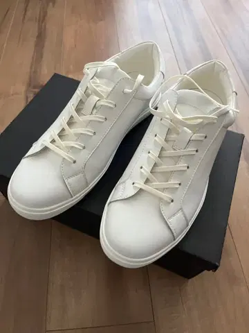 에디피스 화이트 스니커즈 26.0cm