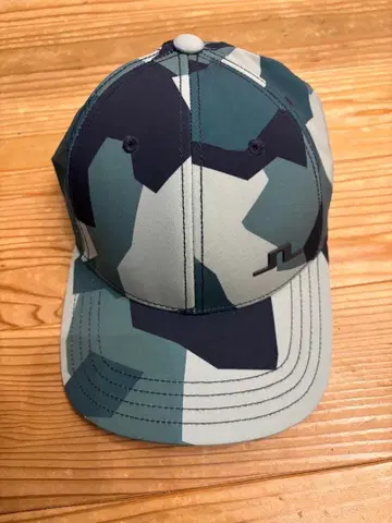 J.LINDEBERG 카모플라쥬 캡 제이 린드버그