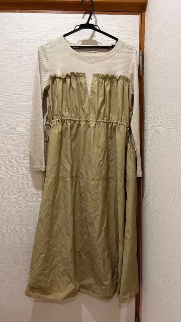 PICCIN 가슴 절개 원피스