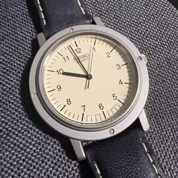 세이코 샤리오 7N01-0KE0 나노 유니버스 복각 1982개 한정판