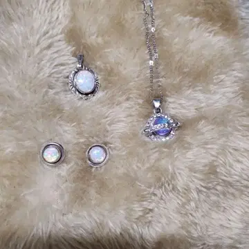 우주 모티브 오팔 펜던트와 귀걸이 세트