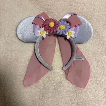 꽃과 리본의 핑크 머리띠