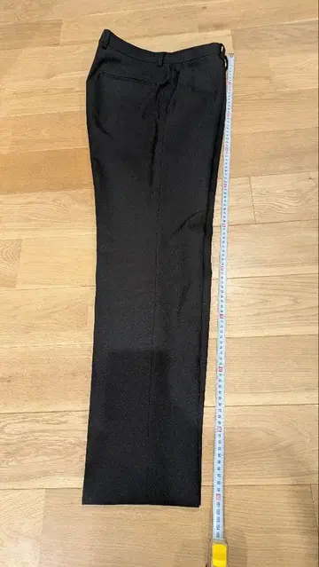 블랙 슬랙스 길이 측정 완료