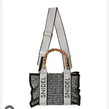 SNIDEL 프릴 내추럴 로고 대나무 숄더백