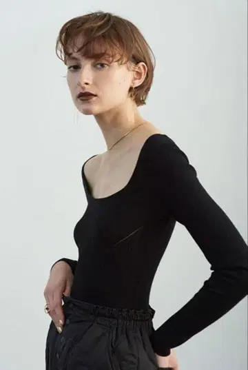 ETRE TOKYO 하이 게이지 니트 바디수트 블랙