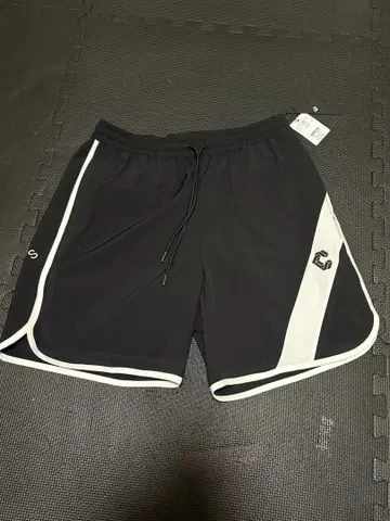 CRONOS 블랙 x 화이트 숏팬츠 M