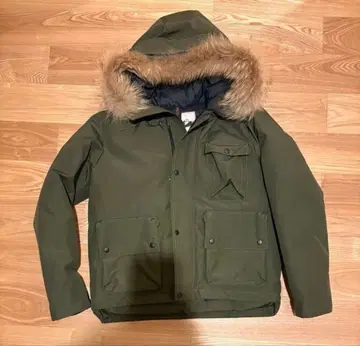 ARTIC EXPLORER 다운 자켓