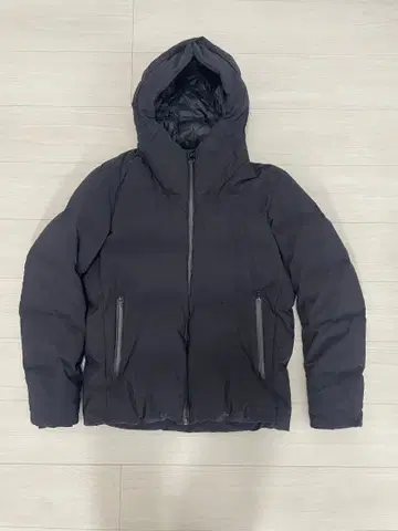 유니클로 다운 자켓 XL 블랙 후드 부착 방한 발수
