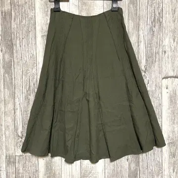 시빌라 [새상품급] M 올리브 그린 플레어 스커트 sybilla