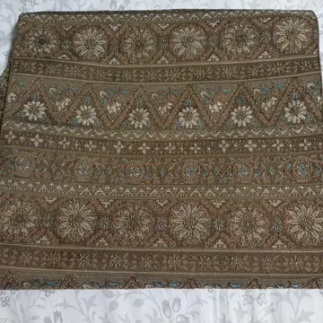 나고야 오비 브라운에 국화