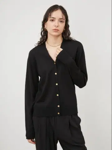 새상품급! Mila Owen 미라 오웬 V넥 가디건 01 블랙