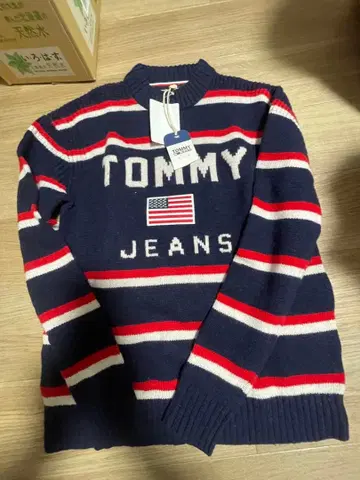 TOMMY JEANS 스트라이프 니트 스웨터