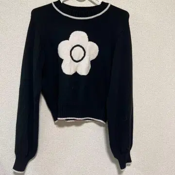 LILY BROWN 마리콴트 콜라보 플라워 무늬 긴팔 니트