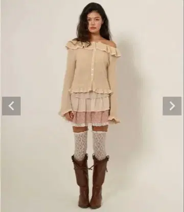 오프숄더 프릴 니트 가디건 TINA: JOJUN