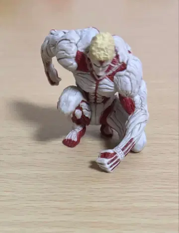 카이요도 캡슐Q 진격의 거인 갑옷의 거인 라이너 브라운 피규어