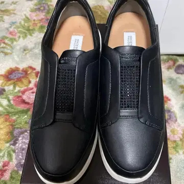 MACKINTOSH PHILOSOPHY 블랙 스니커즈