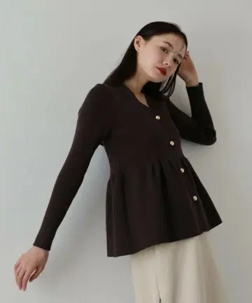 J by blue 골드 버튼 페플럼 가디건 브라운 택 포함 새상품