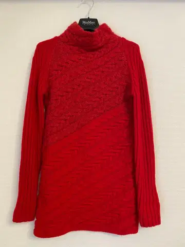 새상품급 에스카다 스포츠 빨간색 케이블 니트 스웨터 ESCADA