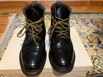 닥터마틴 레어템 6홀 부츠 Dr Martens