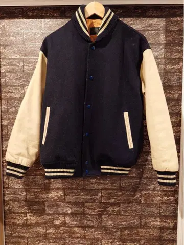 뉴 잉글랜드 바시티 자켓 네이비 아이보리