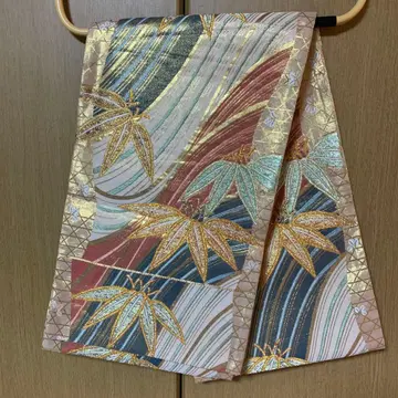 아름다운 파도 무늬와 부채 무늬의 후쿠로 오비