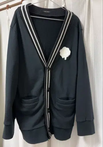 MILKBOY 블랙 가디건 스트라이프 옷깃