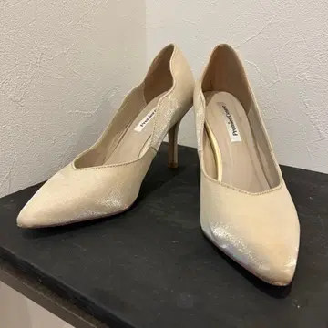 베이지 스틸레토 힐