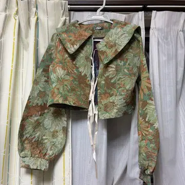 쿠틸과 레트로 고블랑 리본 자켓