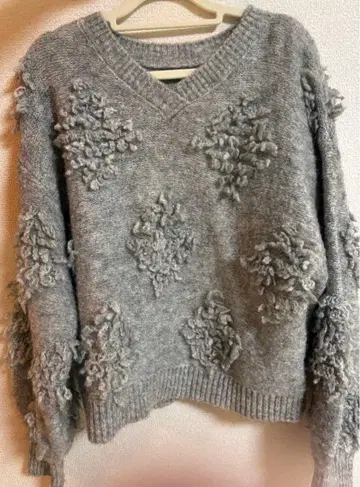 새상품급 새상품 로리즈팜 꽃 패턴 니트 그레이