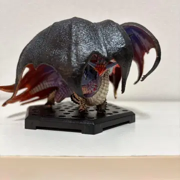 몬스터 헌터 네로미엘 피규어