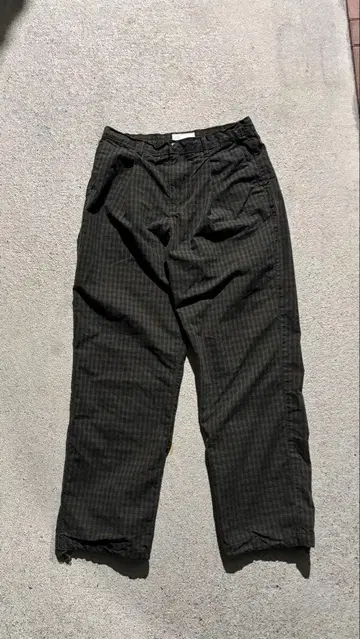 GAP 다크 그린 체크 무늬 바키 슬랙스