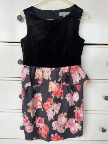 Rirandture 벨로아 x 플라워 절개 원피스 벨벳