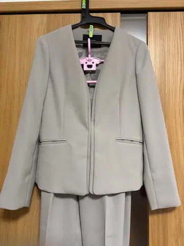 그레이 노카라 자켓과 팬츠 세트