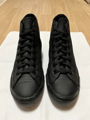 컨버스 블랙 하이컷 스니커즈