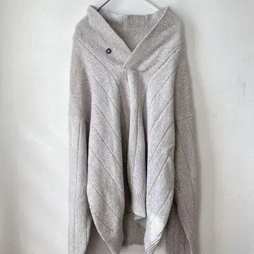 West Sea 베이지 V넥 니트 스트라이프 패턴 루즈핏 실루엣