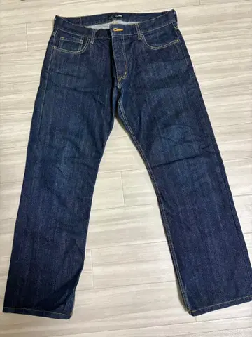 BEAMS 다크 네이비 스트레이트 데님