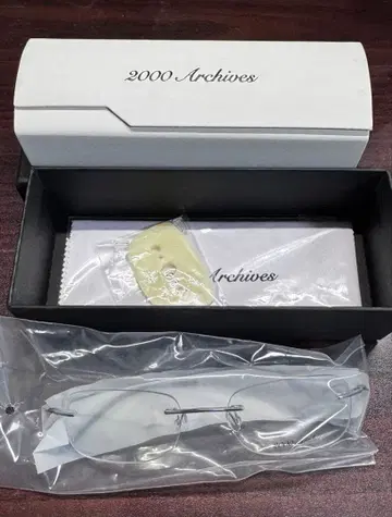 2000 Archives 클리어 안경 미사용