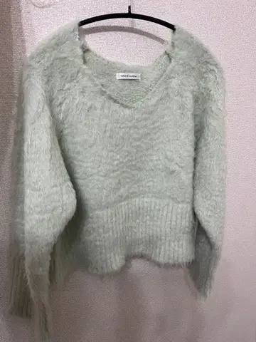 민트 그린 V넥 스웨터 긴팔