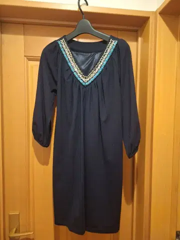 PINE WISTERIA 네이비 7부 소매 원피스