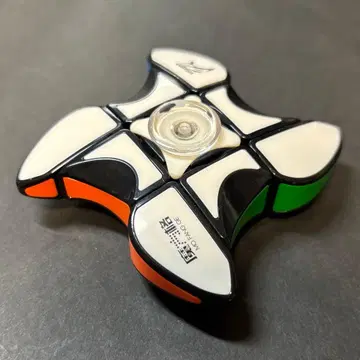 루빅스 큐브와 핸드 스피너의 하이브리드! EDC 피젯 토이