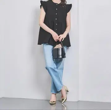 유나이티드 애로우즈 페플럼 프릴 슬리브 니트 베스트