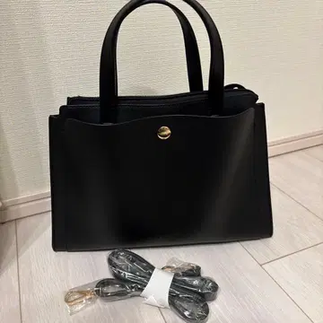 블랙 토트백 합성 피혁