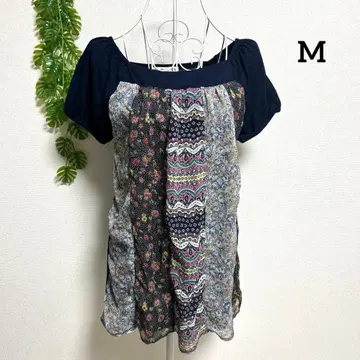 큐티 블론드 M 반팔 오프숄더 티셔츠 네이비 멀티 컬러