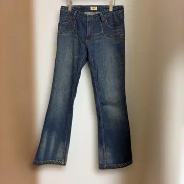 자수 백 포켓 부츠컷 데님