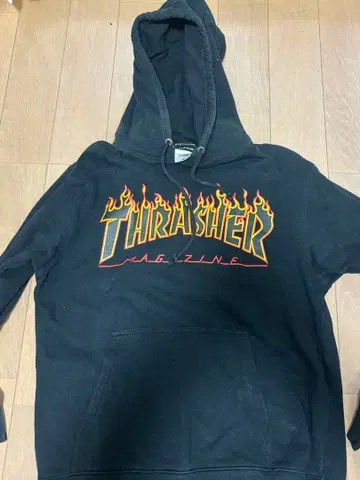 THRASHER 프레임 로고 후드티 블랙