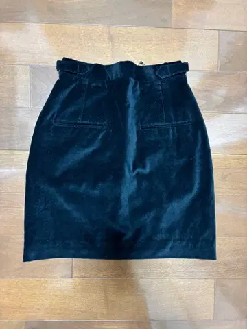 BROOKLYN TAILORS 블랙 코듀로이 스커트 사이즈 2