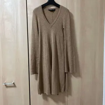 BCBGMAXAZRIA 베이지 V넥 니트 원피스 XS