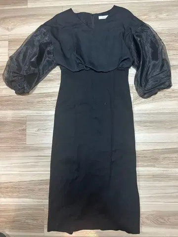 [ 새상품 ] 벌룬 슬리브 블랙 원피스